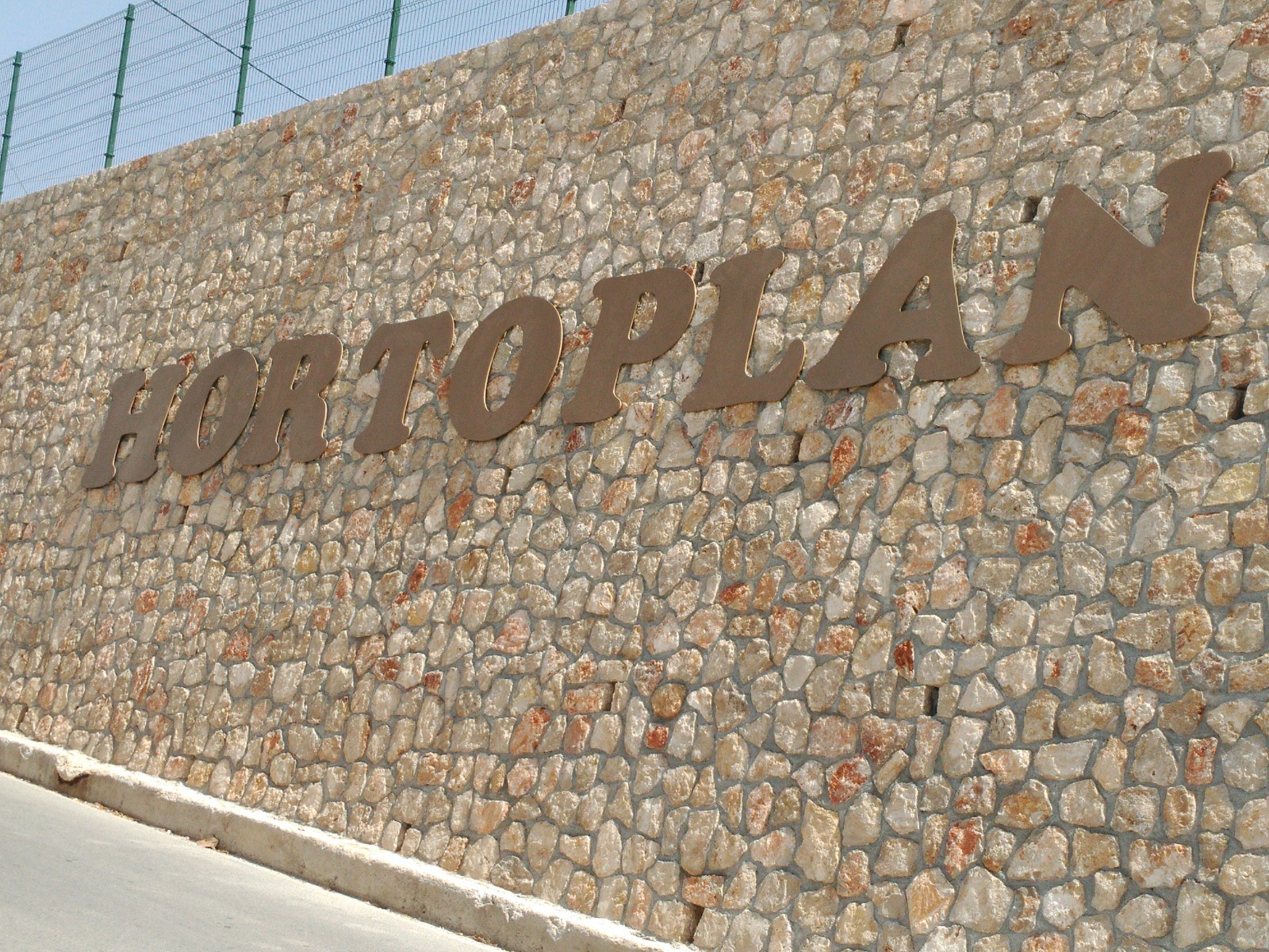 Fachada Semilleros Horto Plan para Quienes Somos En Motril